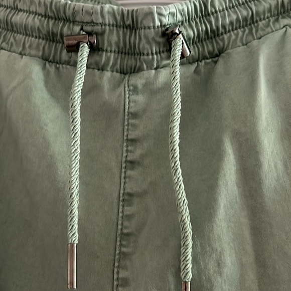 NWOT Zara cotton jogger style pant in XXL green colour. - Picture 2 of 4